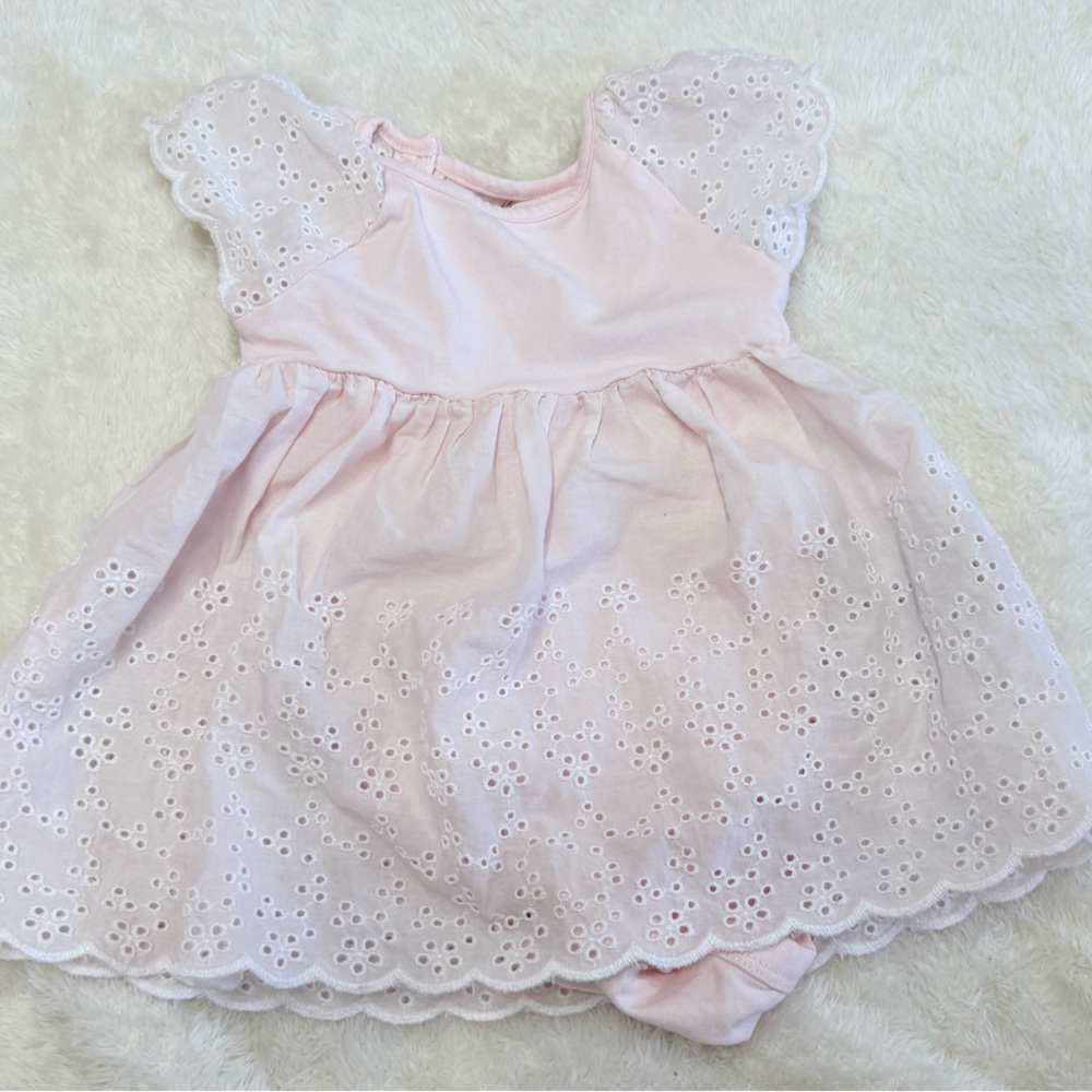 EUC 4-6 months H&M Blush Pink Baby Girl Eyelet Dress